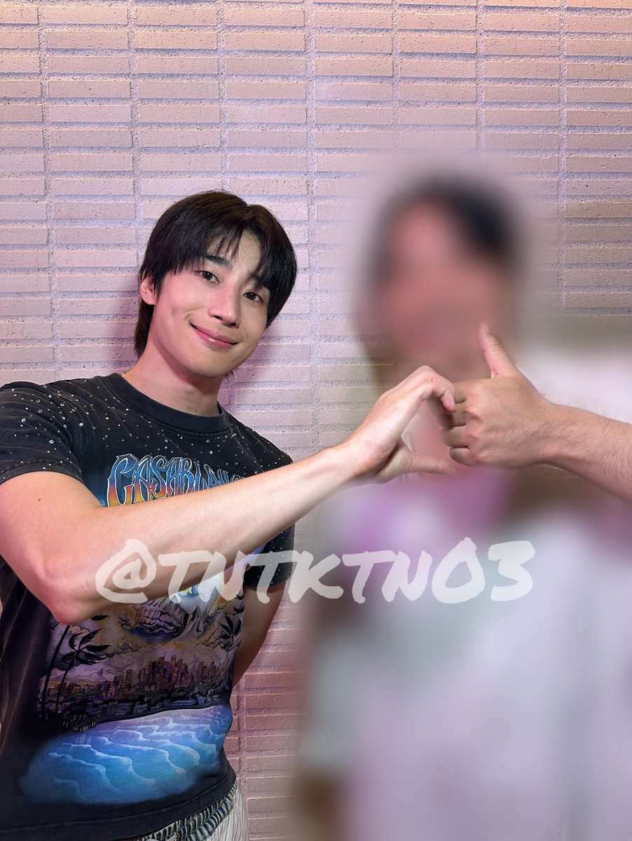 人生初めてのアイドルとのツーショがまさかハンスンウさんとになるとは（かっこよかった）

#한승우 #HANSEUNGWOO
#ハンスンウ #SUMMER_PARTY
#HAN_SEUNG_WOO_SUMMER_PARTY