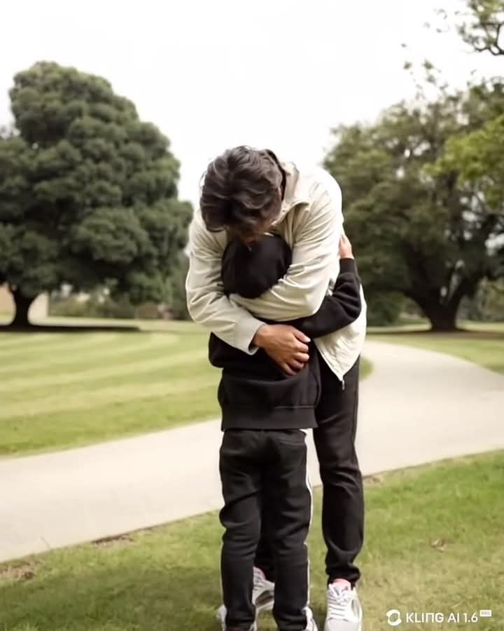 louistwins's tweet photo. Feliz dia dos pais para os melhores papais desse mundo 🤍🥹 https://t.co/lPaYqZZUNy