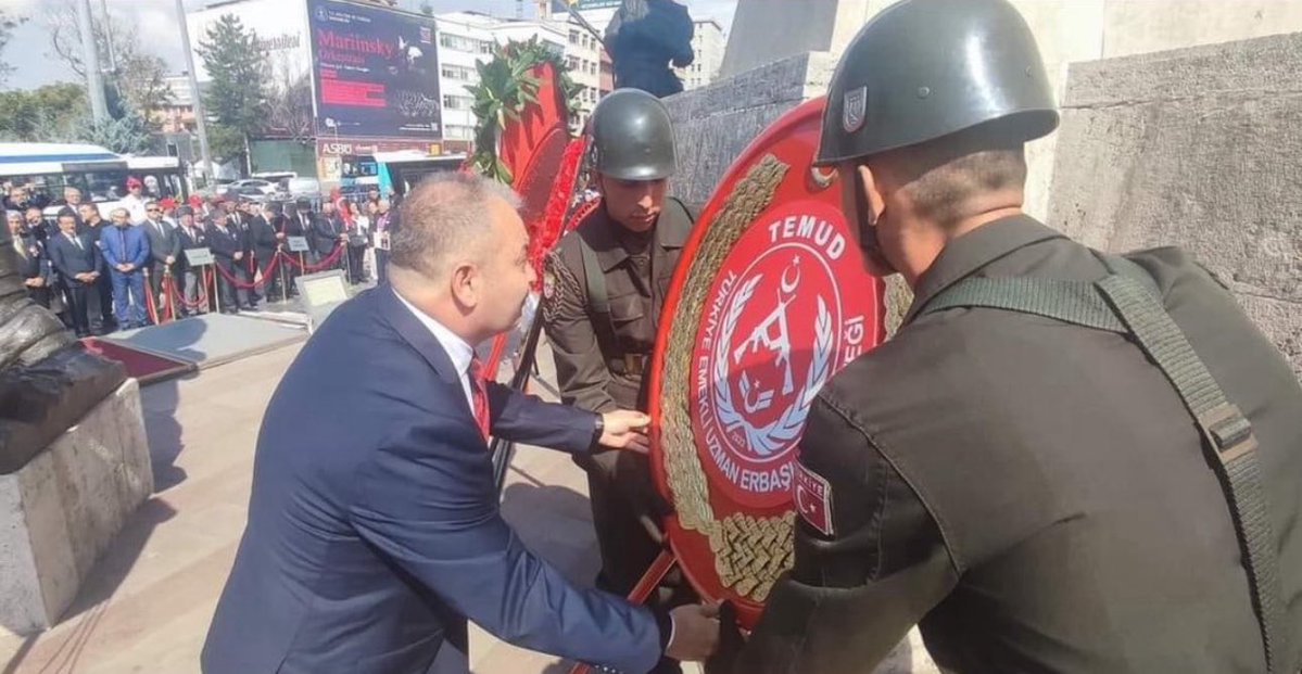 TEMUD_2024's tweet photo. 🇹🇷 *Vatan için susan Uzman Çavuş, hakkı için konuşuyor!*  
*Emek varsa, karşılığı da olmalı!*  
#UzmanÇavuş
#VefaGörevdenSonraBaşlar
#UzmanÇavuşaGeçimSıkıntısı  
#GöreveDevamEngellenmesin  
#YönetmelikAdilOlsun  
#EmekSözleşmeyeSığmaz
@TEMUD_2024 @alitilkici38 https://t.co/mPlMQX7VgM