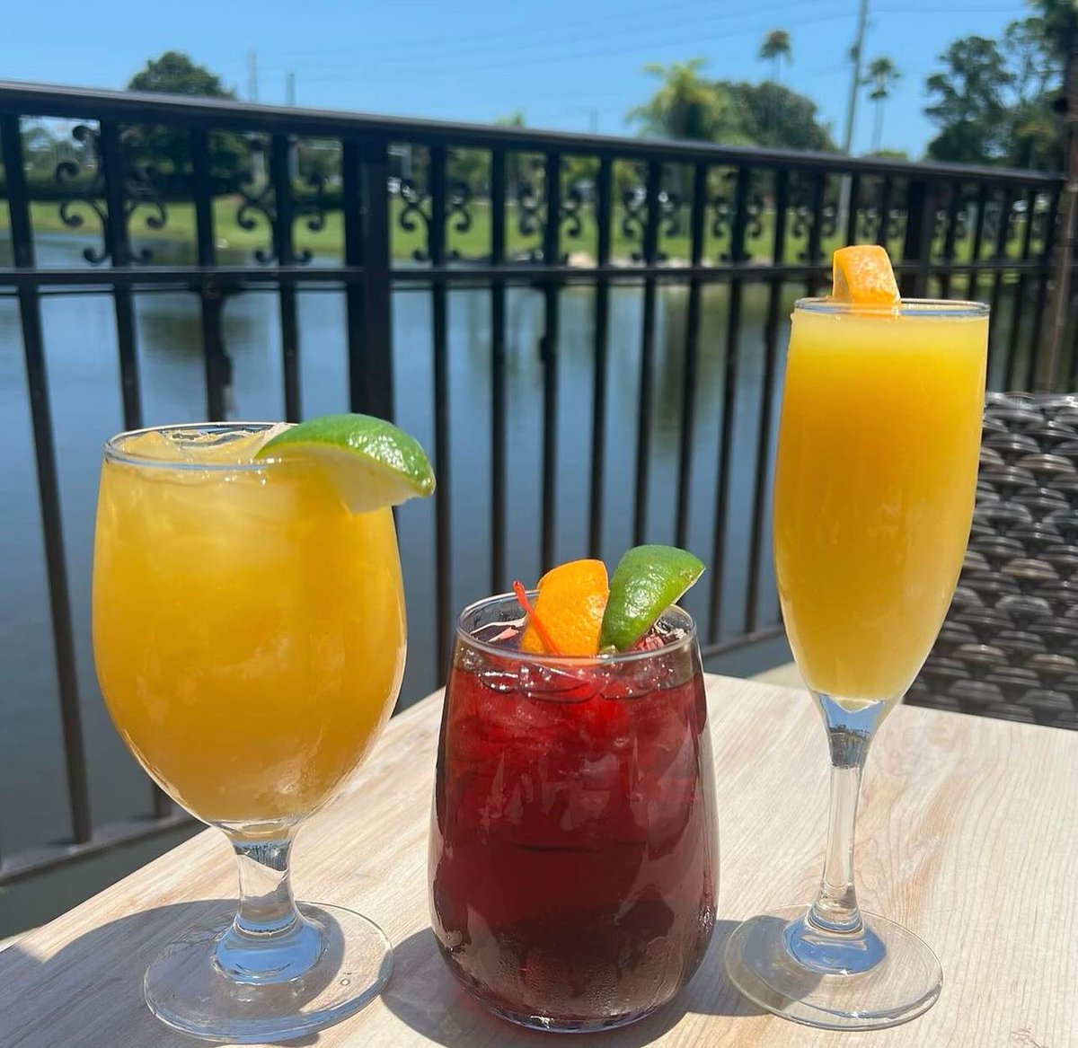 The weekend’s not over yet!🎉

Join us for a relaxing Sunday with $5 Mimosas, Sangria, and Goombay Smash. While you're here, enjoy our delicious Fish and Chips for just $8 during lunch and $12 for dinner.🐟

The perfect way to unwind and enjoy your Sunday!🍹