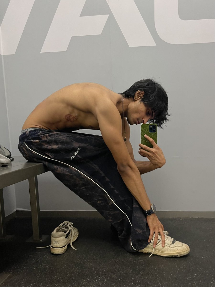 isme nange hone ki kya baat thi…