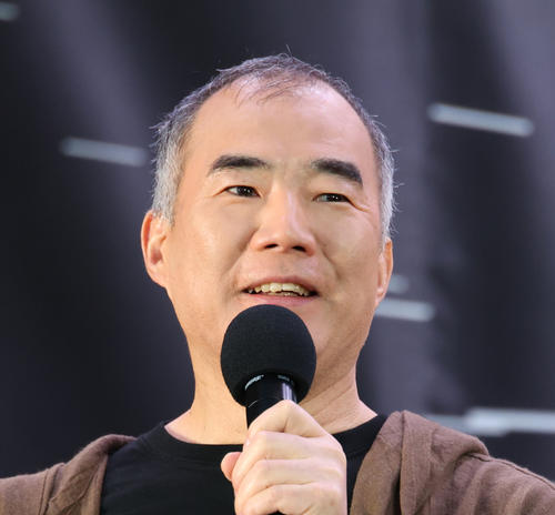 【すごい】野口聡一氏、宇宙での週末は「スター・ウォーズ」鑑賞 ネット発達でネット注文も
news.livedoor.com/article/detail…

NASAが持っている通信衛星を介して、配信サービスが全部見られるという。また、Amazonも利用できるといい、「宇宙にいる時に母の日のカーネーション2回贈りました」と明かした。