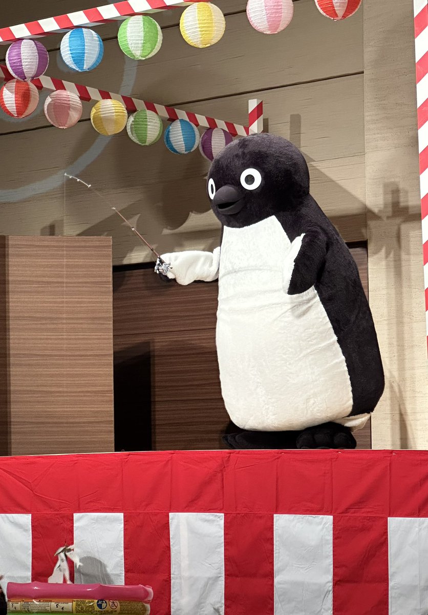 夏祭りビュッフェ🐧さん撮影抽選会✨

🐧さんが番号札を釣りあげます
番号札が🐟になっているのが細かい！

大漁に釣り上げた🐧さまの図