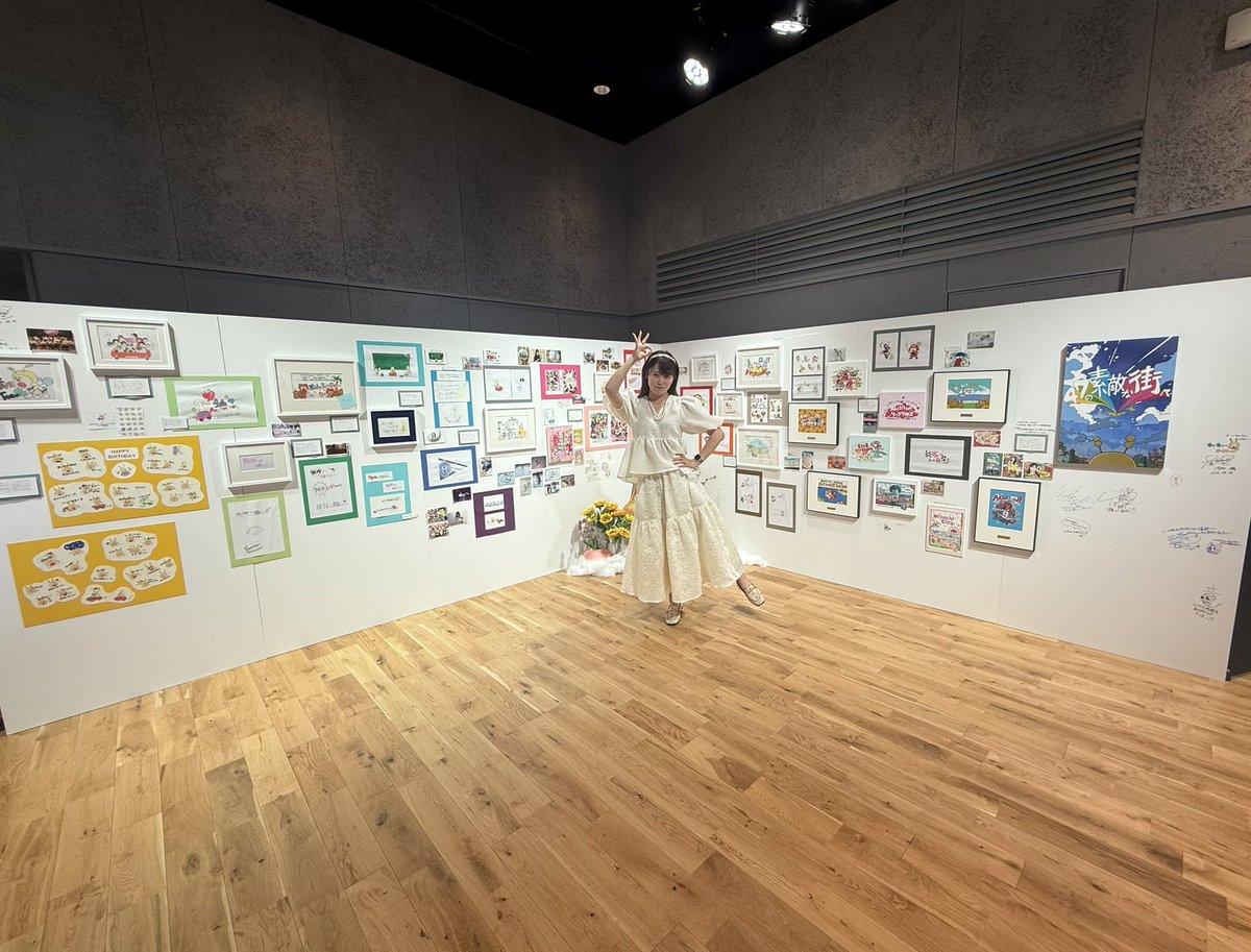 Berin_official's tweet photo. 初個展3days終了しました！！！！

画家としての道を切り開いていくために、とても大きな一歩を踏み出せたのではないかと思います！

夢叶えました...!

最後号泣会見開いてしまったことは頭の中から抹消してください！！笑

川崎までご来場してくださった皆さま本当にありがとうございました！！！！ https://t.co/bk8COGE9CX