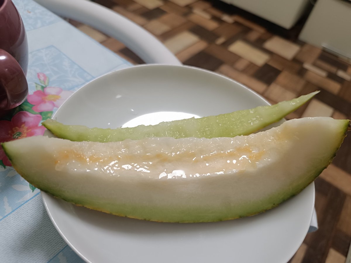 Мой ужин сегодня " Что-то на богатом"

Но как итог, попробовала устрицу и поняла, что мы с богатостью расходимся, краб тоже не зашел 😬