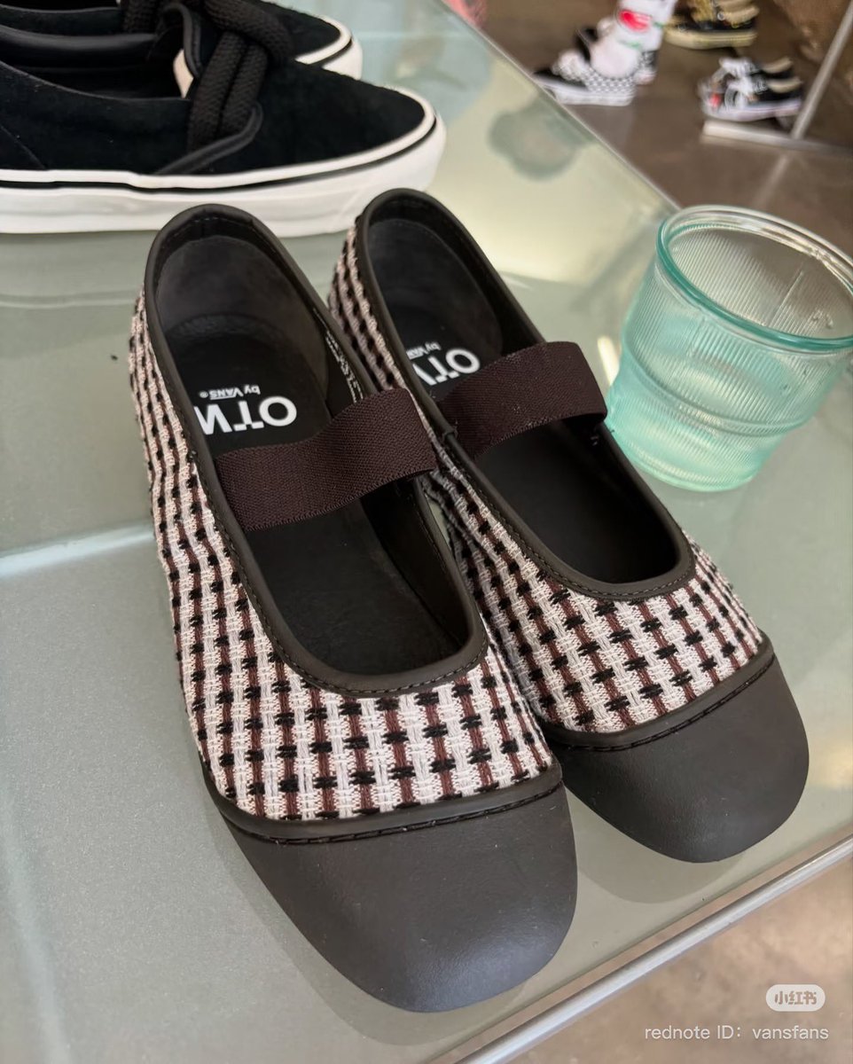 $VFC #Vans
Leaked Vans OTW designs for FW25/SS26

Those slip-ons are 🔥