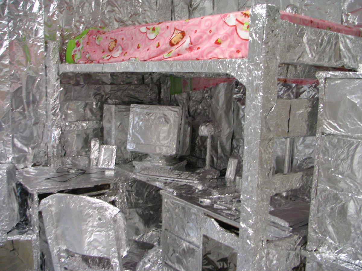 BasedJape's tweet image. Getting ready to trade! #tinfoil