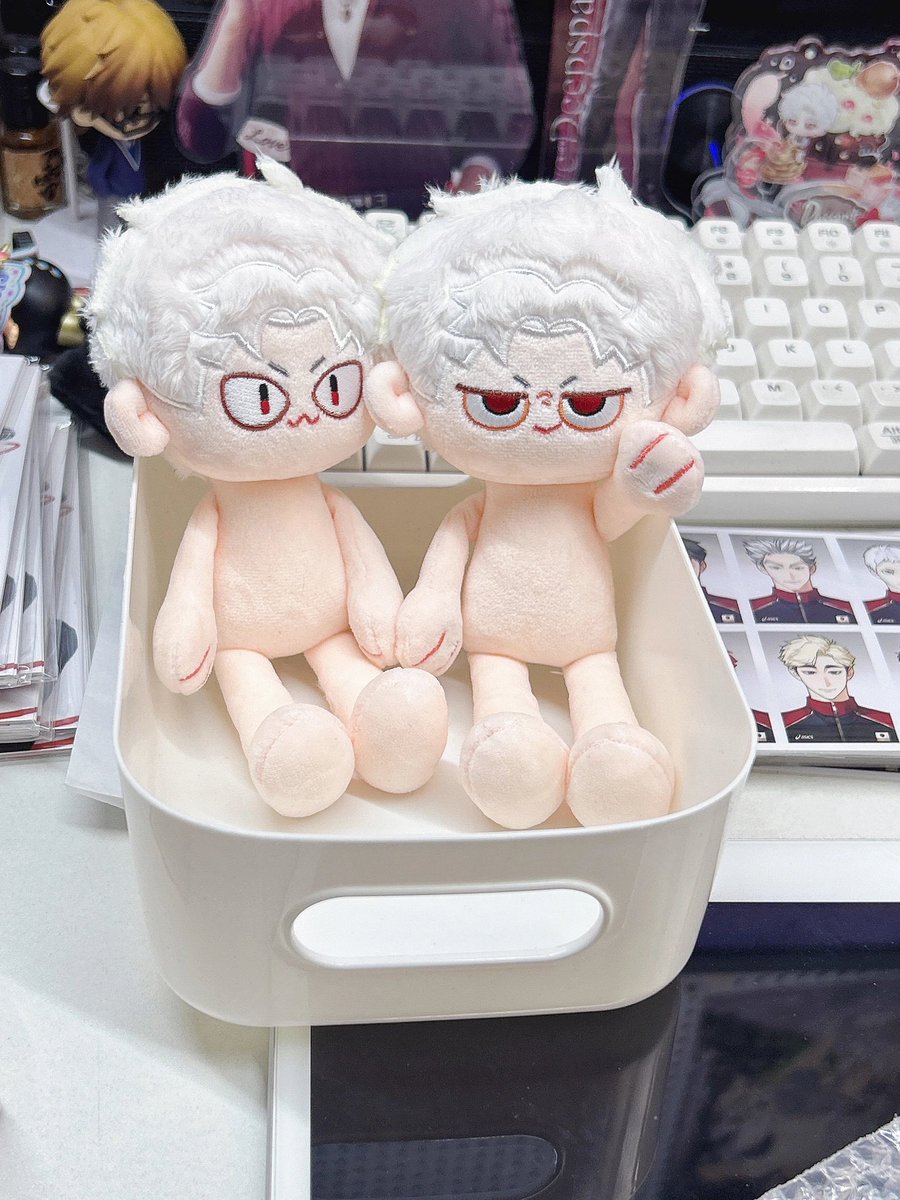 ( รอผลิต 2-3 เดือน 🇨🇳)

⋆౨ৎ˚fanmade : qinche black &amp; white fluff 16 cm. ⟡

─ ตัวละ : 360฿
─ แบบมีแม่เหล็ก : 370฿

🟢 ไม่รวมส่งมาส/กลับไทย
🔴 close : 16/08
🚚 ค่าส่งในไทย eco 30฿ / ems 50

#ตลาดนัดloveanddeepspace #ตลาดนัดLnD #ตลาดนัดLAD #LoveAndDeepspaceTH