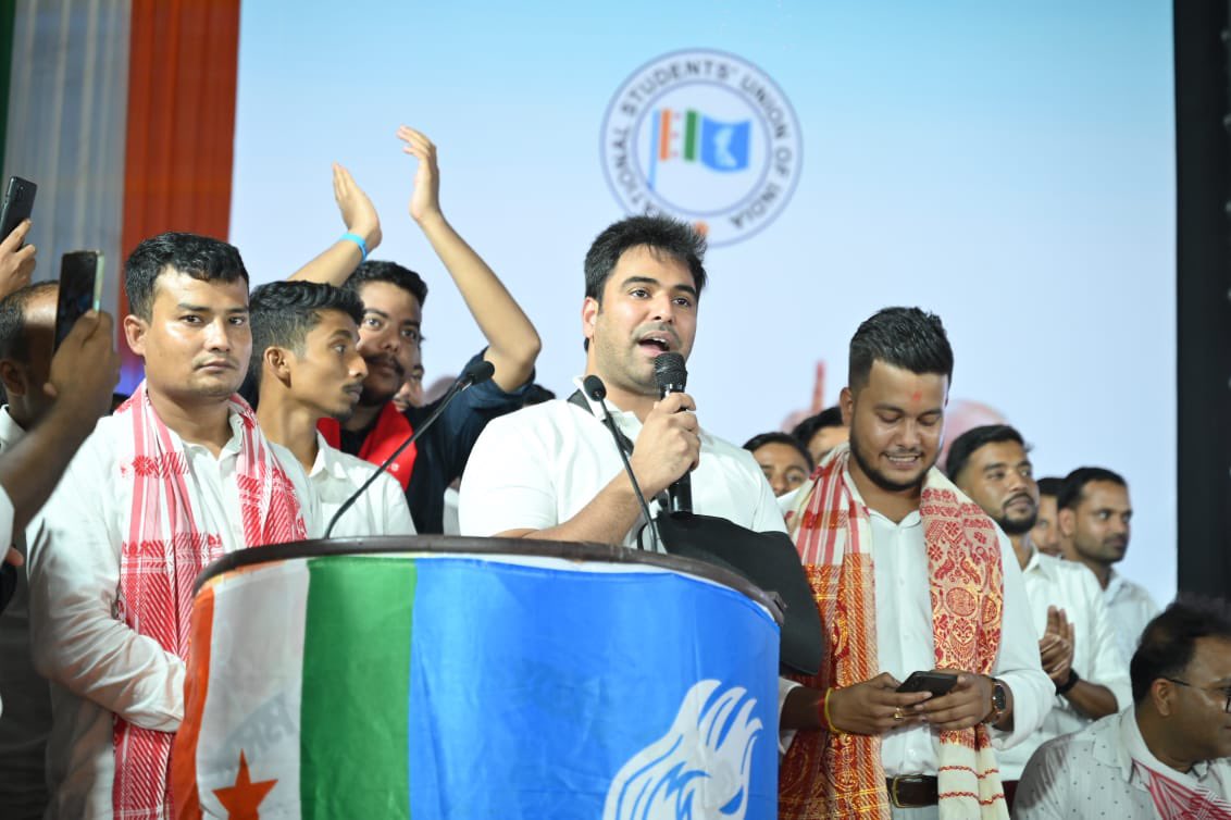 📍Assam

<a href="/NSUIAssam/">NSUI Assam</a> held the oath-taking ceremony of the newly appointed State President <a href="/kaushik_nsui/">Kaushik Kashyap Kalita🇮🇳</a> reaffirming our commitment to student welfare and progressive leadership. 

The occasion was graced by NSUI National President Shri <a href="/varunchoudhary2/">Varun Choudhary</a> PCC President Shri