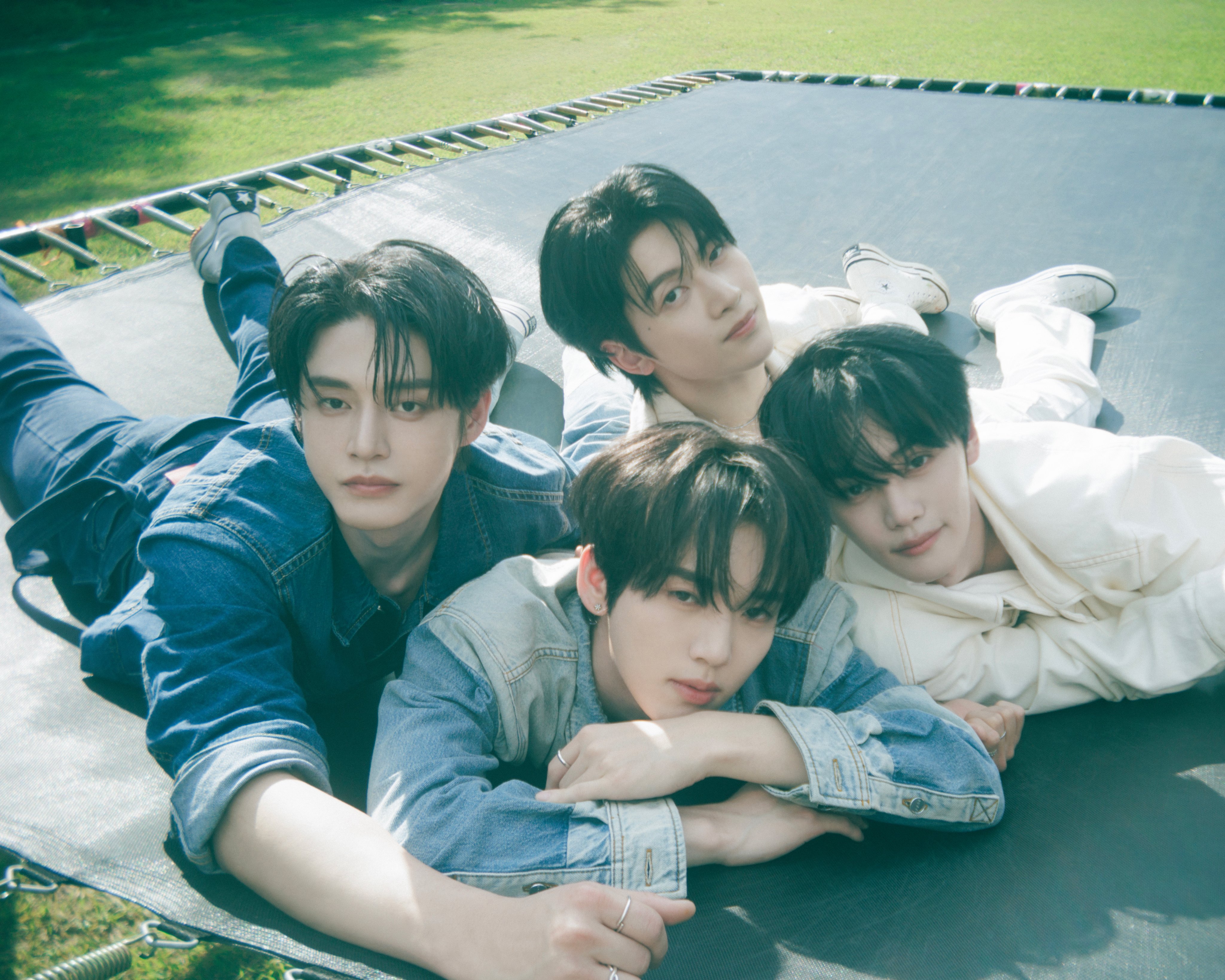 요즘 계절감에 딱 맞는 느낌인 제베원 컨셉포토.jpg | 인스티즈