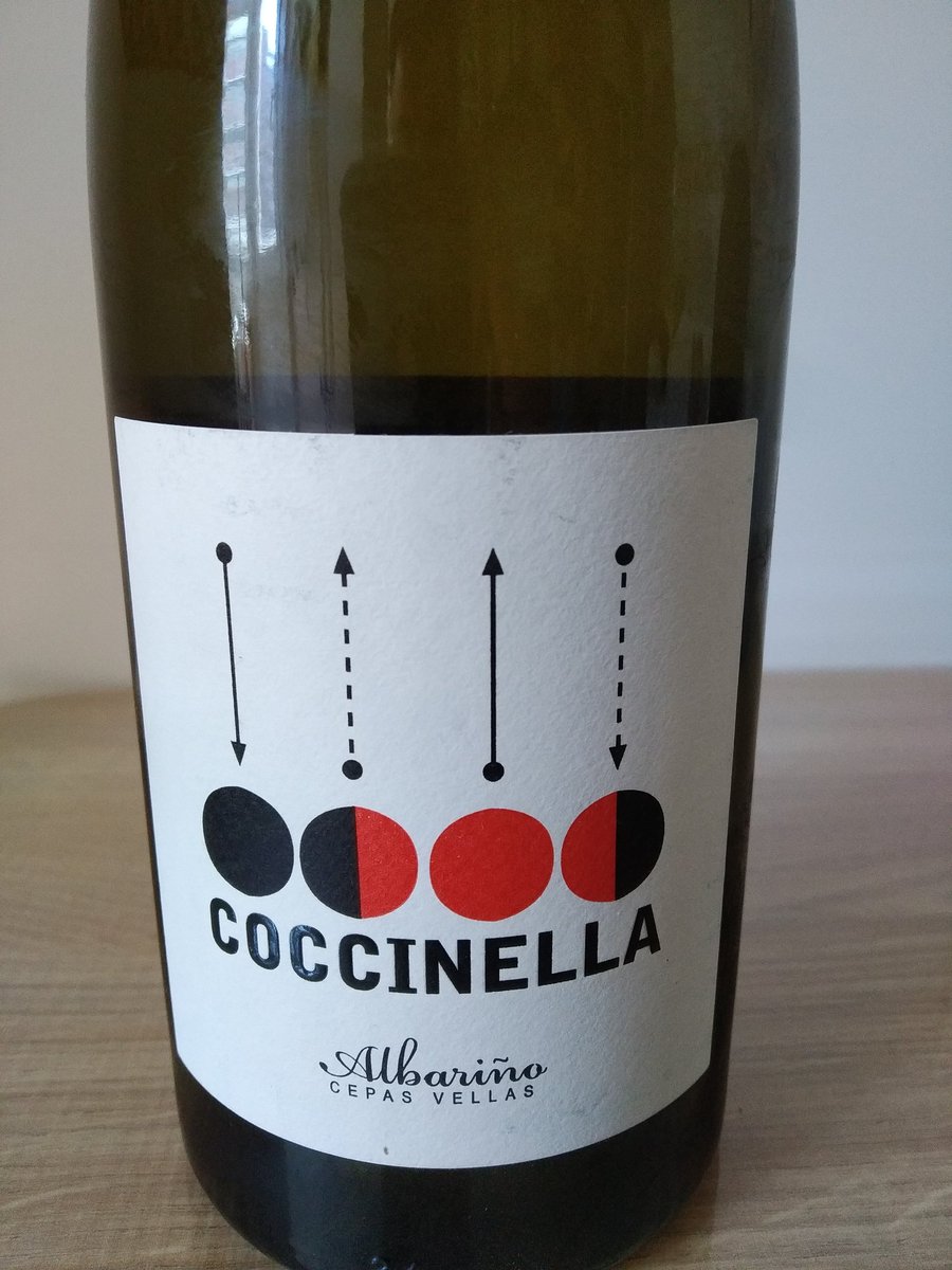 Máxima expectación en la sala y....
Corchazo al canto!!! 😭