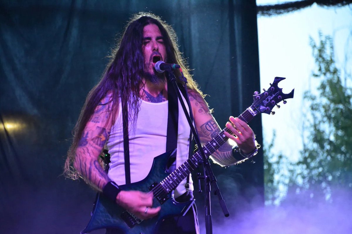 Foto de este fin de semana en @leyendasdelrock_oficial 
📸: @atanatosweb 🙏🏻❤️ 

#leyendasdelrock #cockoroch #goregrind #slammingdeathmetal #villena #livemusic