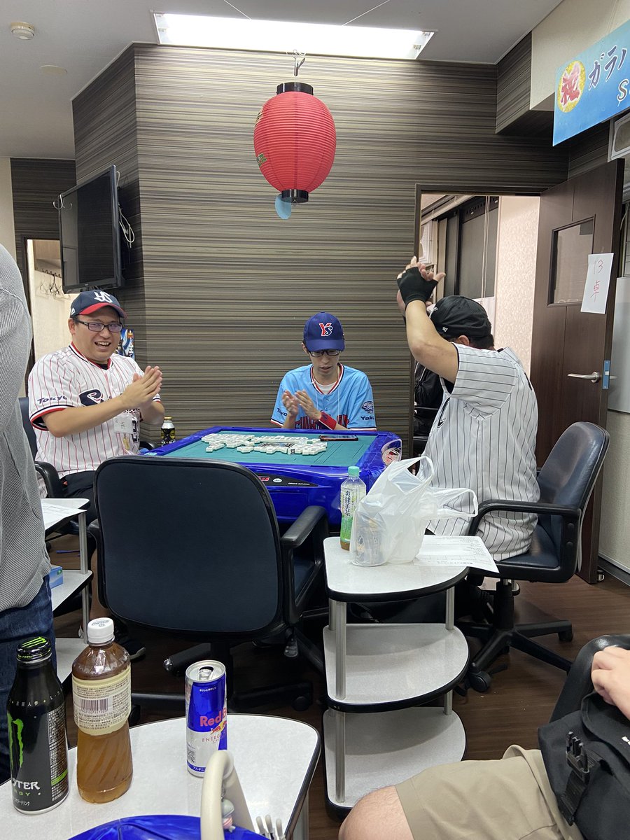 ザン夏の陣
+70くらい
こいぽんを熱くさせられるのはオレだけです←
色々な人と色々話が出来てとてもいいイベントでした
ちょっと色々と頑張ろうかなって思いました
今日の優勝はなぜか始まる前にチャンテを踊っていた？野球ファンの面々でした、強すぎ！！！