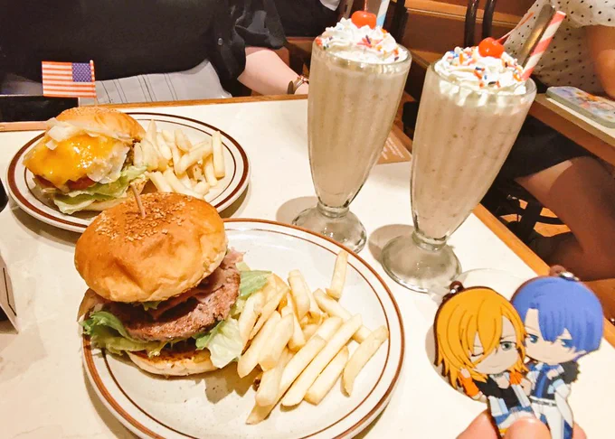 連日友達に早めのお誕生日祝いしてもらいました うおーんみんな毎度ありがとうプレゼントだいじにします