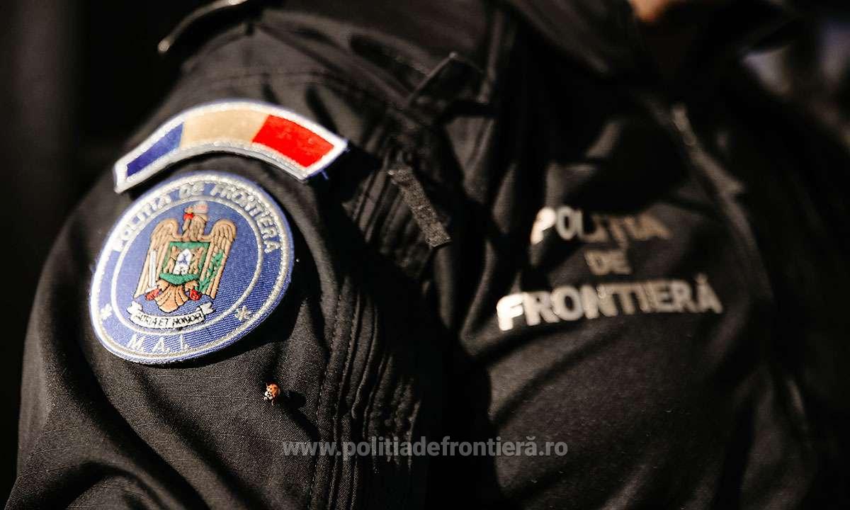 Poliția de Frontieră (@frontieraro) on Twitter photo Produse susceptibile a fi contrafăcute, în valoare de peste 1.190.000 de lei, oprite de la comercializare de polițiștii de frontieră giurgiuveni și călărășeni politiadefrontiera.ro/ro/giurgiu/i-p… #politiadefrontiera via <a href="/FrontieraRO/">Poliția de Frontieră</a> Produse susceptibile a fi contrafăcute, în valoare de peste 1.190.000 de lei, oprite de la comercializare de polițiștii de frontieră giurgiuveni și călărășeni politiadefrontiera.ro/ro/giurgiu/i-p… #politiadefrontiera via <a href="/FrontieraRO/">Poliția de Frontieră</a>