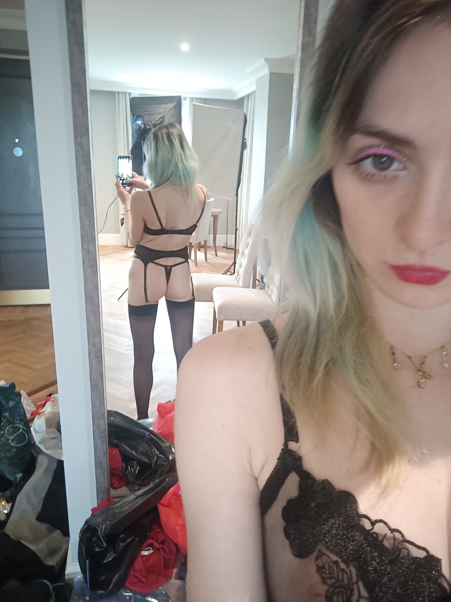 LilyBlack1000's tweet photo. Hi I'm Lily
#onlyfans #onlyfansgirl #lingerie #londonmodel #britishonlyfans #ukmodel #stockings
@jamessmith08196 @NyLo_D
@letmeuseyou01 https://t.co/0pbYQFVGZ7
