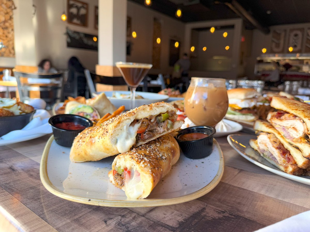 Gather the crew or make it a date for two.. Sunday Brunch is calling!🍳🥓🍔

From sweet to savory, we offer a special breakfast and lunch menu every Saturday and Sunday 11am-3pm. 

Browse the menu and make reservations on our website. 
b2bistro.com/red-bank-menus…