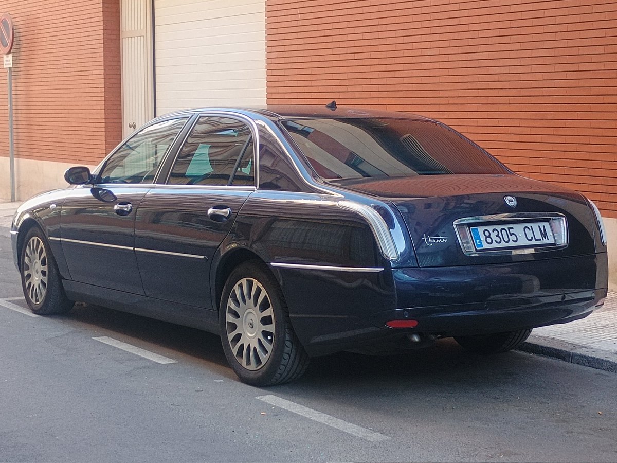 ingrid67_'s tweet photo. Lancia Thesis! 💙 https://t.co/QuURKZpDr3