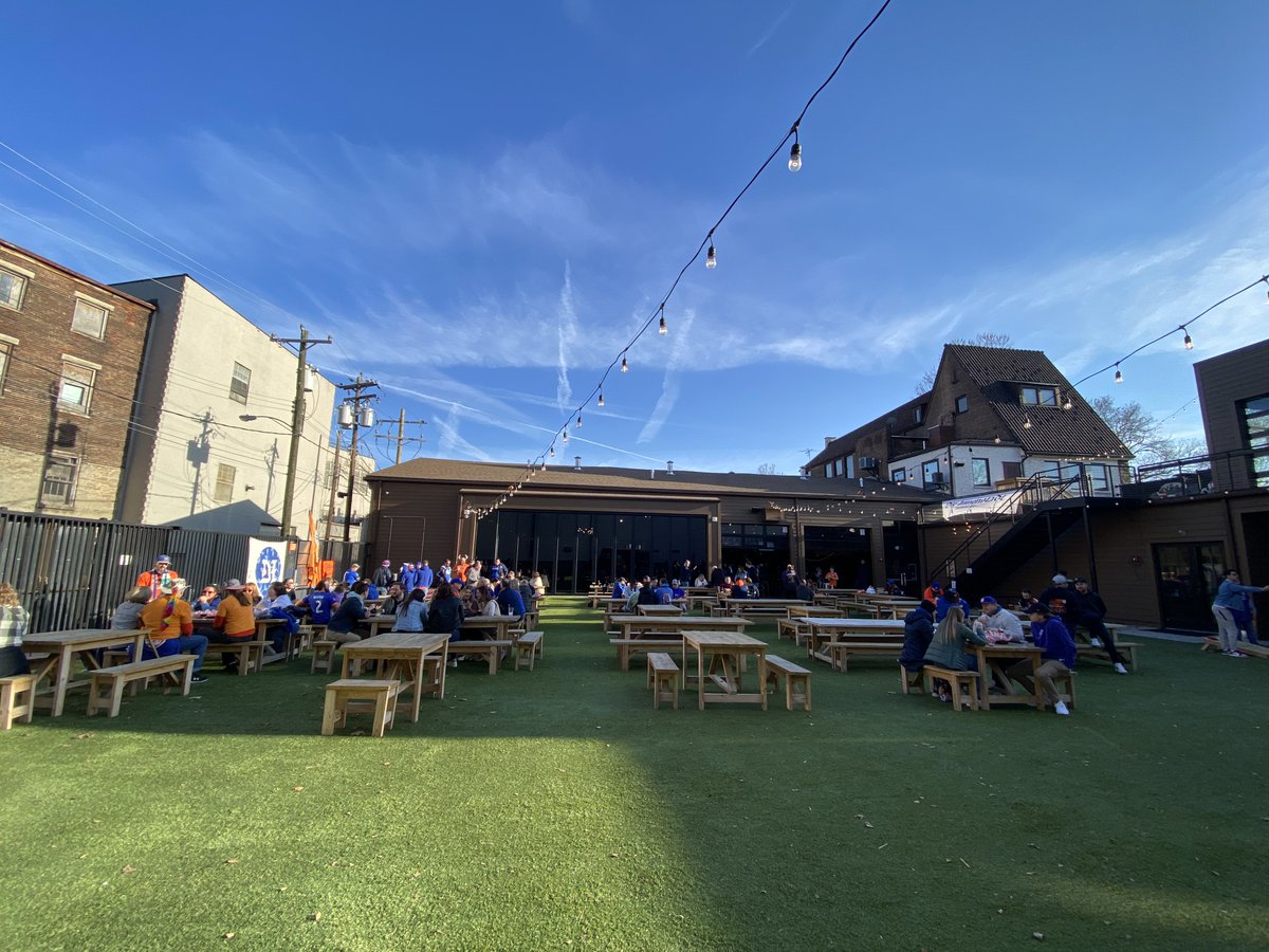 Matchday hits different on a Sunday 😎⚽

🍺 $4 beer pints from 4-6 pm
🌮StillHouse Bacon Smash Burger Combo with Fries, Pint of Beer OR Soda $15
🍔 Veggie Burger + Fries
🌭2 StillHouse Hot Dogs + Fries
