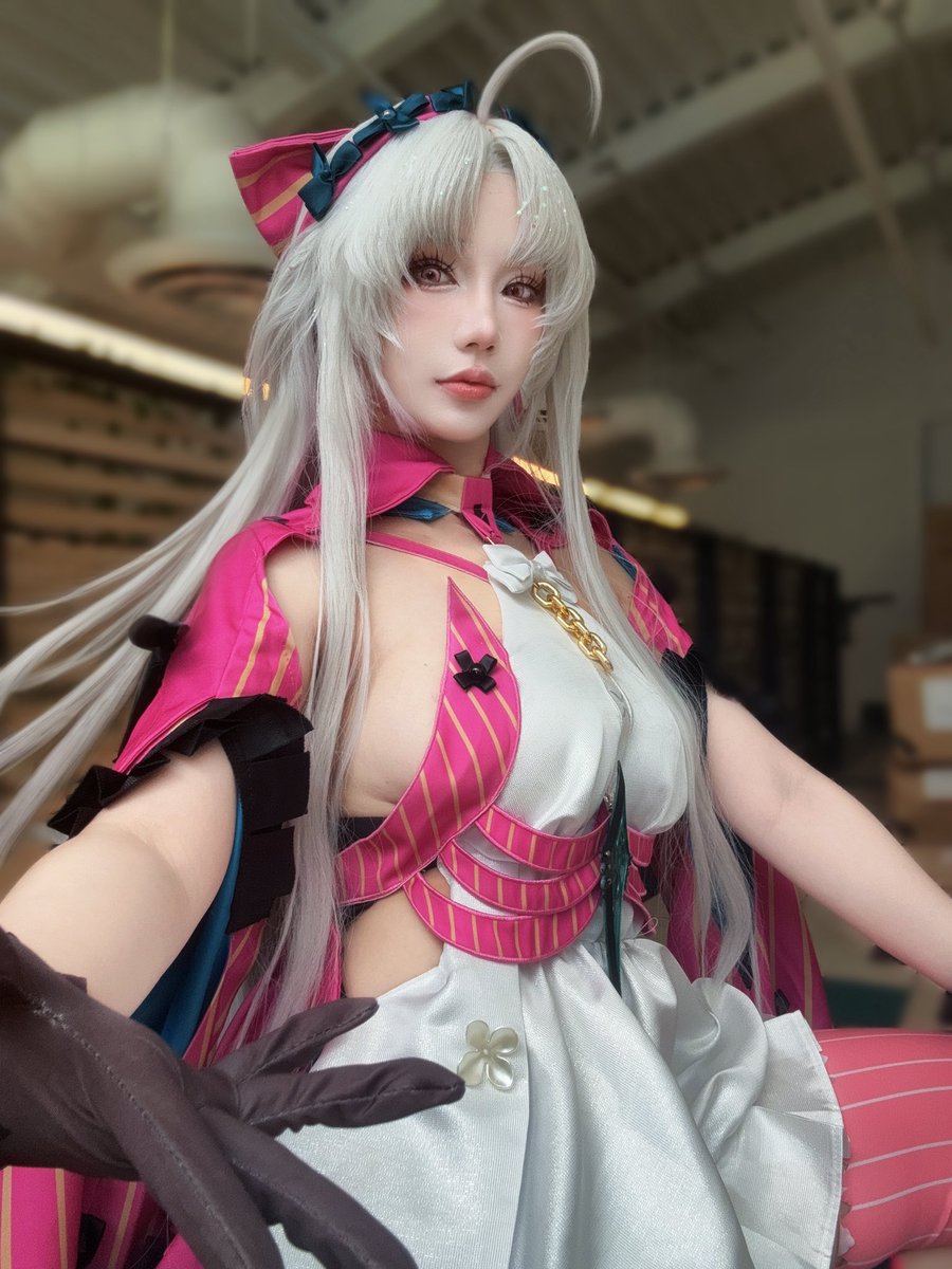 洛洛子　コスプレ写真集　楽～RAKU～ コスプレ】中国レイヤー洛洛子の洗練された存在感に引き込まれる