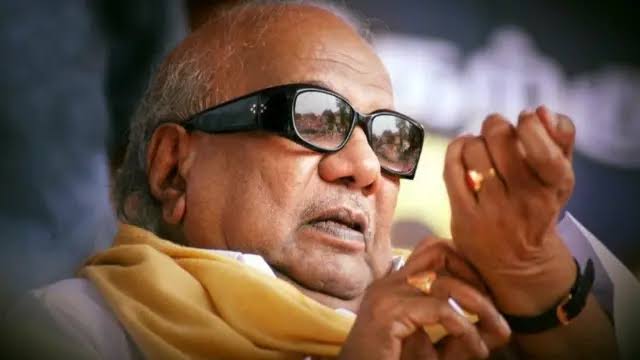 ErCHANDRASEKAR6's tweet photo. ஒப்பனை செய்தால் MGR ஆகிடலாம் ஆனால் கற்பனை செய்தால் கூட கலைஞர் ஆகமுடியாது https://t.co/of5MlPilFN