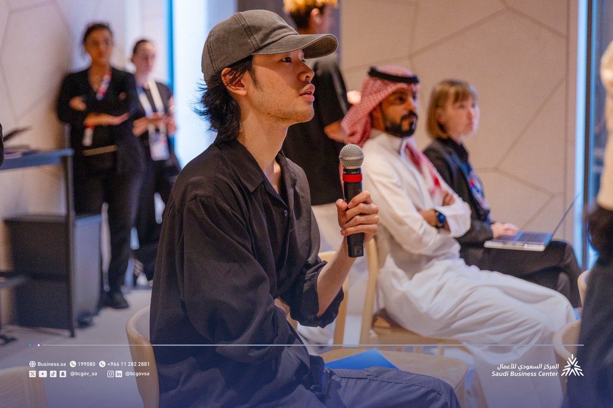 منصة الأعمال tweet media