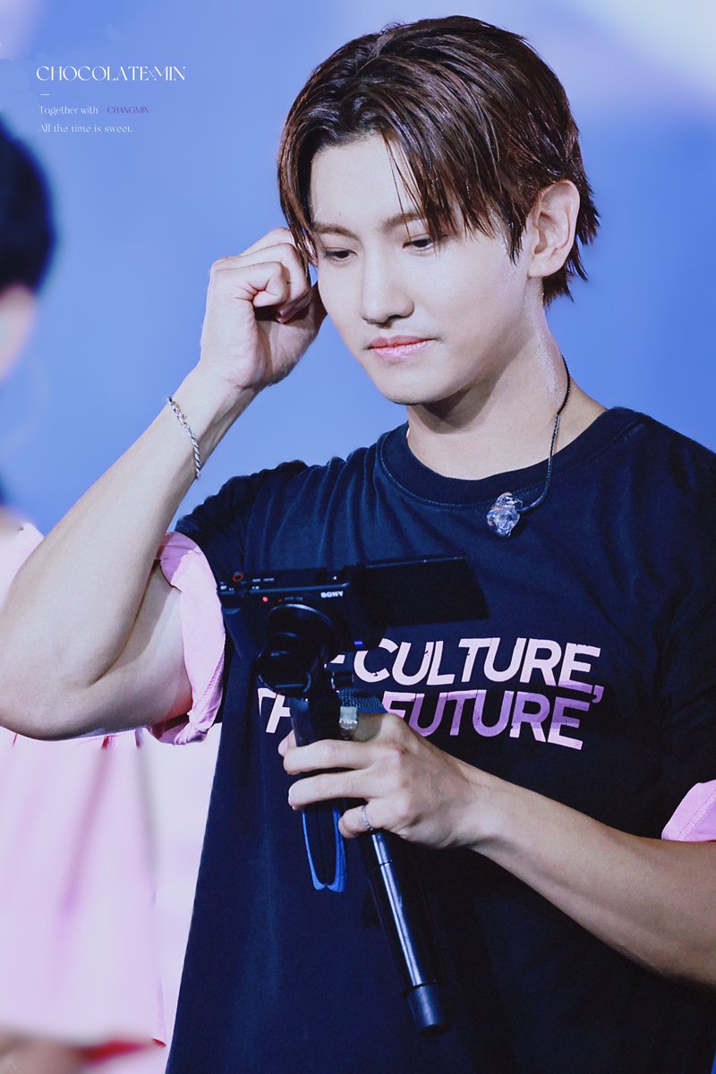 Chocolatemin_88's tweet image. 250810 SMTOWN in Tokyo Day2️⃣
🧸𝐎𝐰𝐧 𝐭𝐡𝐞 𝐦𝐨𝐦𝐞𝐧𝐭

#SMTOWN2025 #SMTOWN_LIVE_2025_TOKYO 
#동방신기 #チャンミン #심창민 #최강창민 #CHANGMIN  #TVXQ #TOHOSHINKI #東方神起