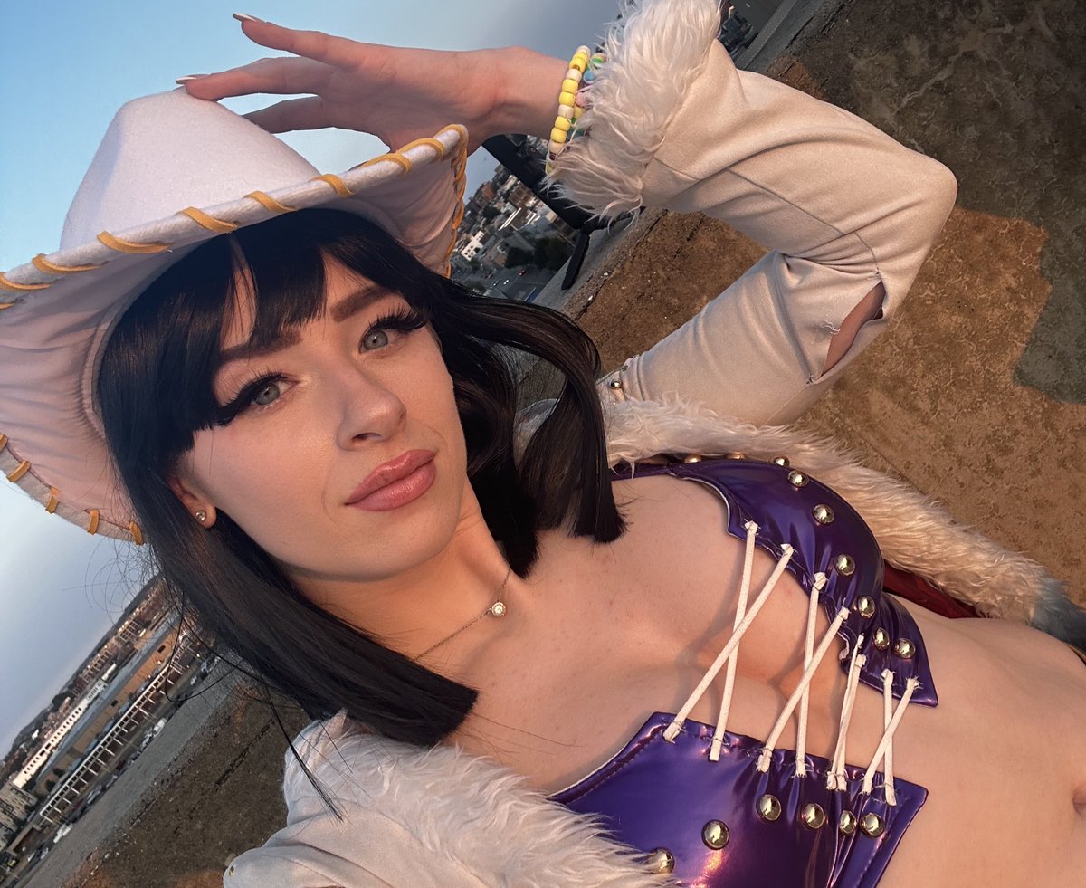 Cosmokittyy's tweet image. ~Had an absolute blast w/ @VintageBetty92 yesterday at @FANEXPOBoston ✨💜 the perfect duo for one piece day!
#FANEXPOBoston2025 #onepiece #onepiececosplay #FanExpoBoston #nicorobincosplay #namicosplay @onepiecenetflix @OnePieceAnime