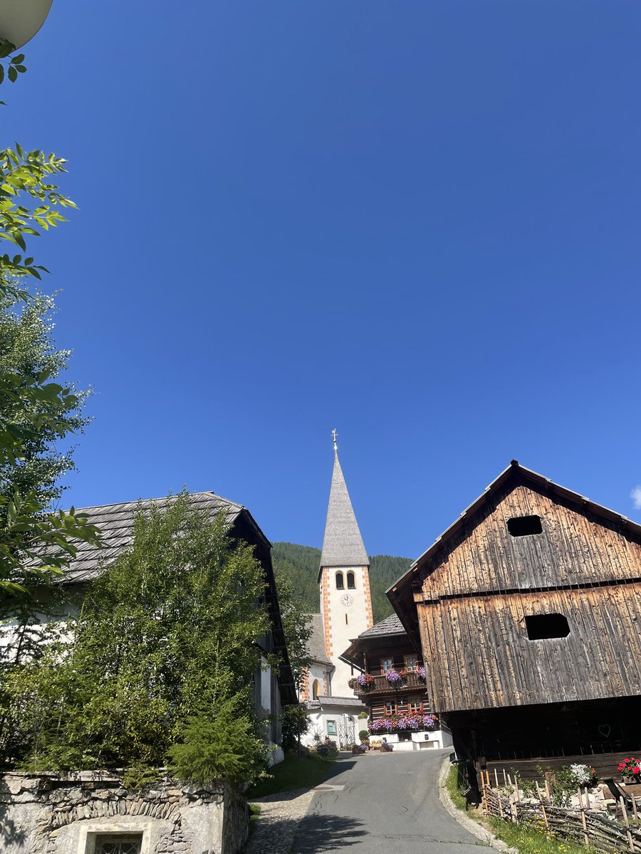 chritam's tweet photo. Bin schon 2 Tage hier und hab das Kirchlein noch nicht gepostet 😬 #obligatorisch #StOswald #BadKleinkirchheim https://t.co/HJaACjbGUw