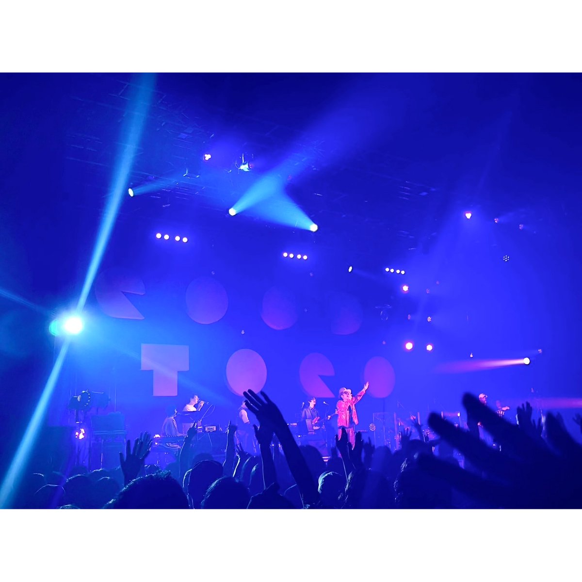 hanareOffcial's tweet photo. Thank you,SENDAI!!
本日の仙台も熱かったです🔥
村上基くんと鈴木圭くんのホーン隊も最高でした🎺🎷

そしていよいよライブハウスツアーファイナル！次回は札幌です。
good to go!!

■BAND MENBER
Gt：#石井マサユキ
Key：#YOSSY
Dr：#伊藤大地
Bass：#真船勝博
Sax：#鈴木圭
Tp：#村上基
.
#goodtogo
#グットゥゴー
#ハナレグミ
#永積崇