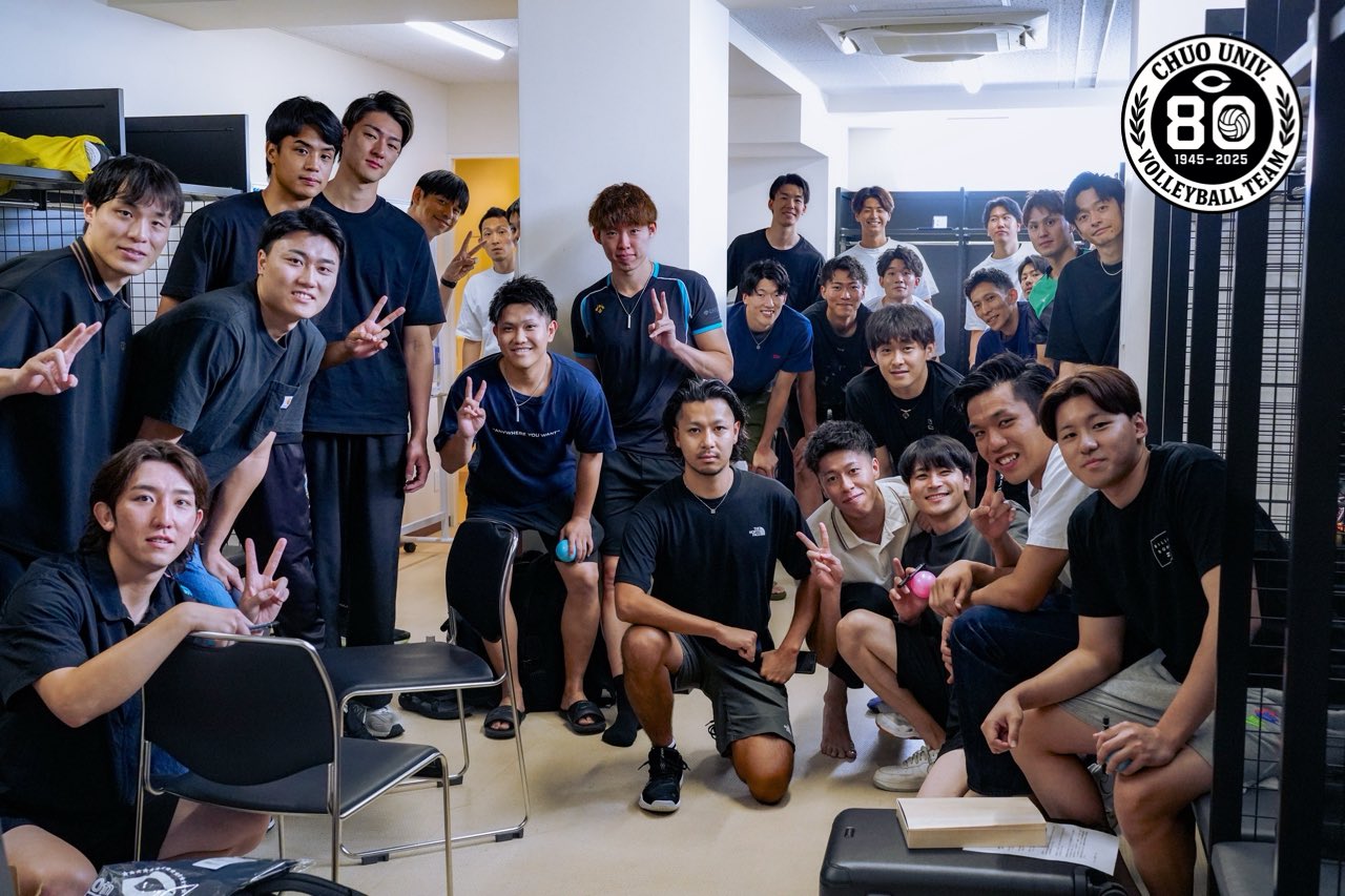 デサント 中央大学 男子バレー部 ユニフォーム 上下セット O/L 2025年最新】中央大学バレーの人気アイテム - メルカリ