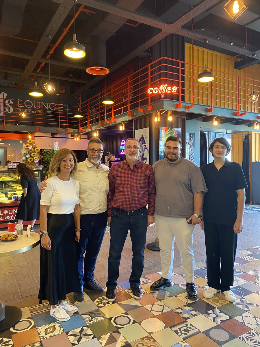 cancankesen's tweet photo. Kıymetli kardeşlerimiz Mehtap/Burak Çakıroğlu’nun Ankara Taurus AVM’de “yenilenen konsepti ile Chefs Lounge Coffee’lerinin” açılış lansmanına katıldık.
Bu güzel ve özel mekanlarının hayırlı uğurlu ve bol kazançlı olmasını diliyorum.
@mehtapckgl https://t.co/rQnUaa7T4k