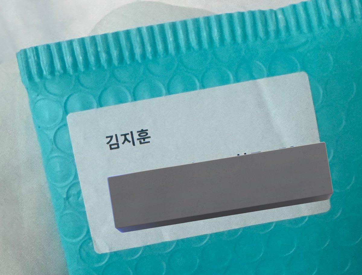 ٩(◕‿◕｡)۶
그런 의미로 이벤트 하나 할까 합니다!
제 생일 겸 지훈이 입덕한지 1000일🤍

팔로우 + RT 해주신 한분께!!!
포토북과 훈이 군번줄 키링을 보내드릴게요.

발표는 14일 목요일에 하겠습니다🙏