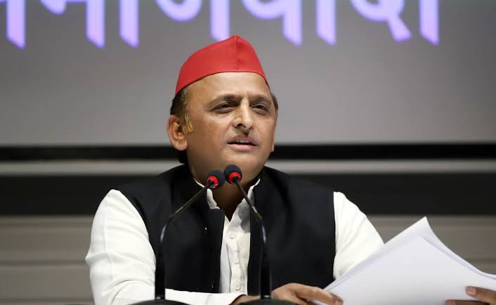 bstvlive's tweet photo. 🚨लखनऊ : सपा कार्यालय में विधायकों की बैठक खत्म🚨
🆔 सपा अध्यक्ष अखिलेश यादव ने ली बैठक
🕵️♂️ सदन में बीजेपी को घेरने की बनाई रणनीति
🕵️♂️ कल शुरू हो रहा है विधानसभा का सत्र
#Lucknow #SPMeeting #LegislativeStrategy #AkhileshYadav @samajwadiparty @yadavakhilesh https://t.co/pkAhDqjwqu