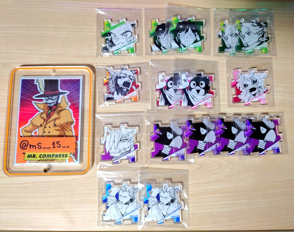 僕のヒーローアカデミア ヒロアカ アクリルパズル 原画展  交換

譲
画像のもの

求 
アクリルパズル
Mr.コンプレス
 爆豪1点  荼毘2点
交換可能な方おりましたら、よろしくお願い致します。