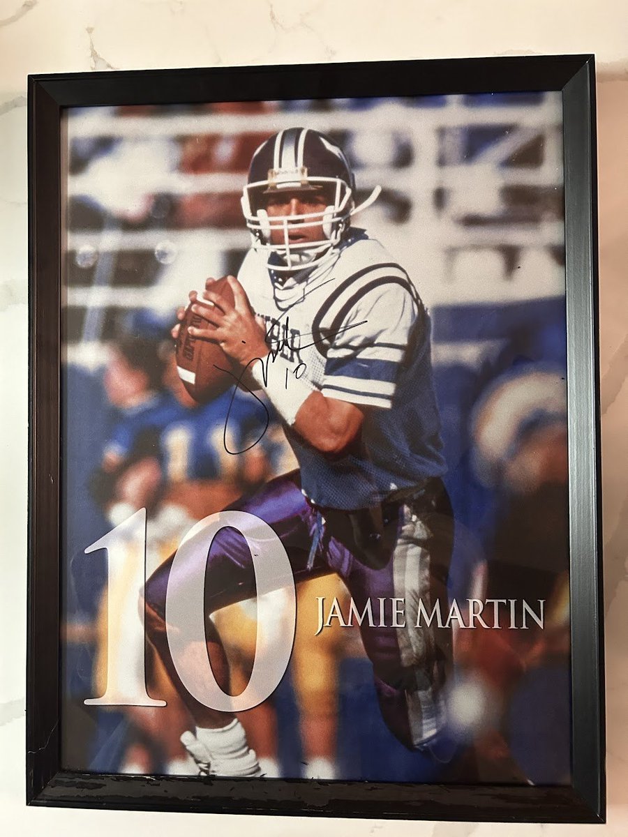 We are thrilled to announce that we will have one of the Weber State Legends in attendance at this event!

Come meet Jamie Martin and pick up some really cool memorabilia!

Purchase your ticket today.

purpledubclub.org/product/2025-p…