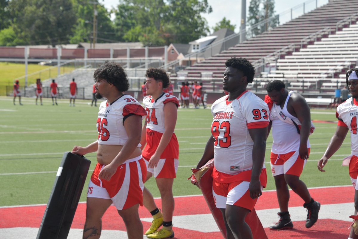 Fall camp at the valley… It’s 🆙 <a href="/TVCCFOOTBALL/">TVCC FOOTBALL</a> #PlugNPlay #ValleyBoys