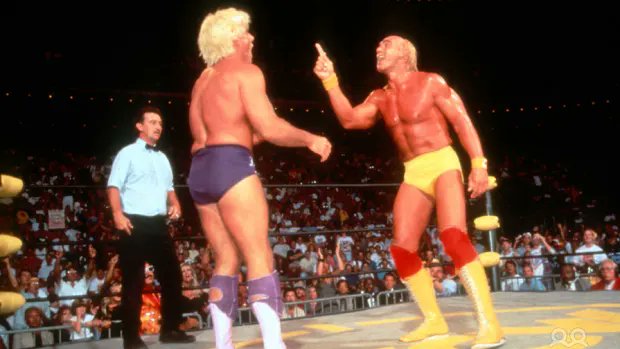 Hulk Hogan vs WCW World Heavyweight Champion Ric Flair - WCW Bash at the Beach 1994 youtu.be/MmKAjyIOhfg