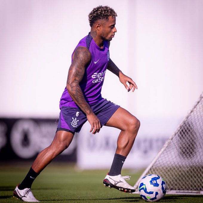 FutebolPontual's tweet photo. Corinthians acerta empréstimos dos laterais Léo Mana e Diego Palacios. 

Léo Mana será cedido ao Criciúma até o fim de 2025, enquanto Diego Palacios seguirá para o Karpaty Lviv, clube da Ucrânia, até junho de 2026.

🗞️ @MeuTimao https://t.co/QynStfilwC
