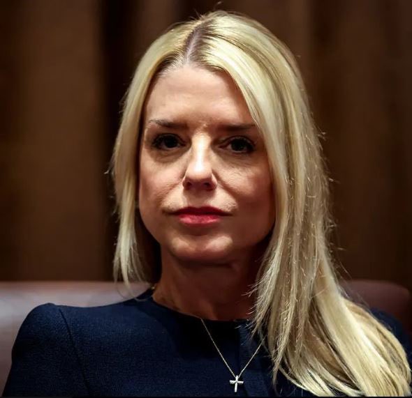 Don’t let the crucifix around her neck distract you.

This soulless ghoul is protecting a pedophile…

She’s fucking evil.