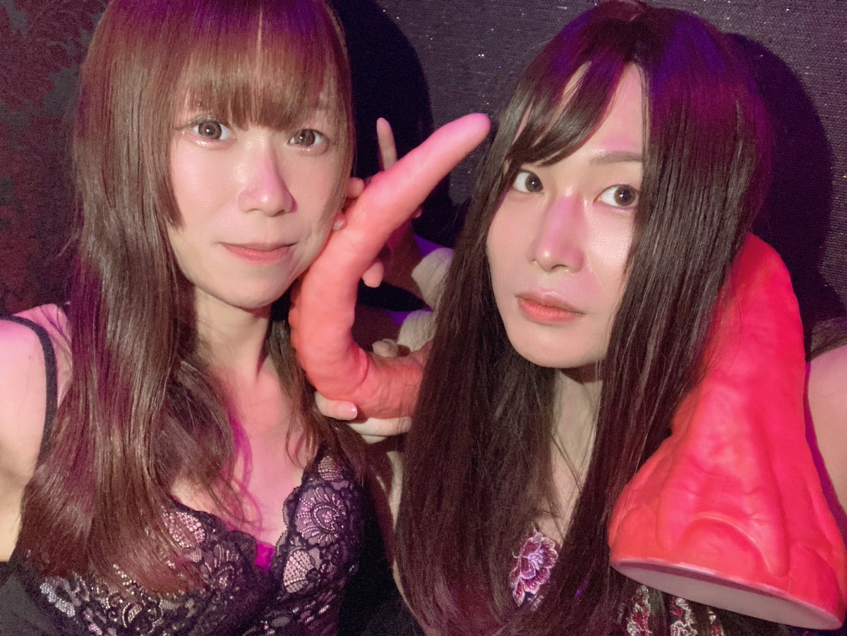 ほのさんとお出かけした〜
夏の暑さは女装の天敵だったけど、遊んでたらあっという間に時間が過ぎちゃった☺️
昨日はありがとうございました✨

その後ベル行ったら巨大な触手がきたから記念撮影😆