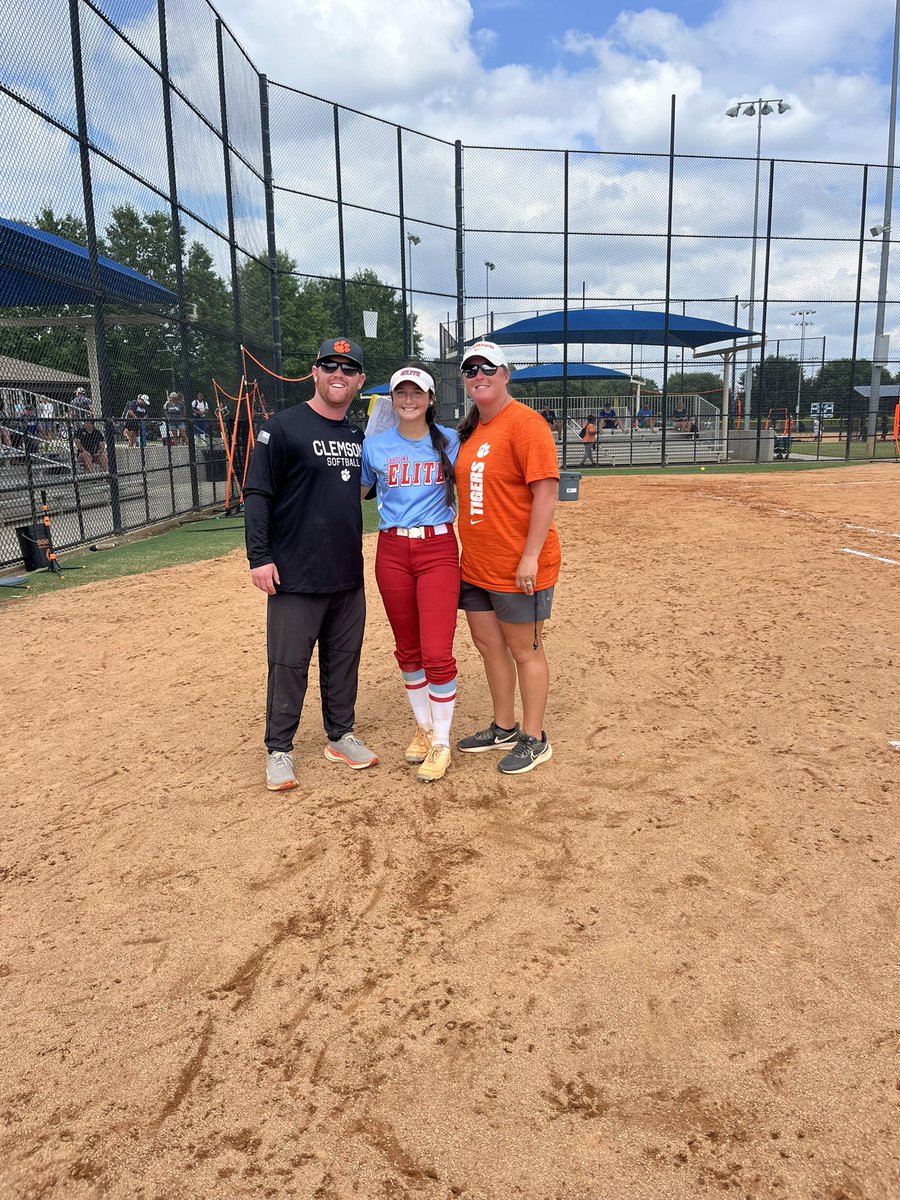 Page White 2029 (@pagewhite_12) on Twitter photo Awesome time at Connect Carolinas Camp with <a href="/clemsonsoftball/">Clemson Softball 🥎</a> 🐅 Appreciate the knowledge!
<a href="/DDSBandEvents/">Diamond Direction</a> <a href="/CESCRWZ/">Carolina Elite National RWZ/Drotar</a> <a href="/KatieRepole/">Katie “Crash” Repole</a> <a href="/Coach_Wigs/">Ryan Wieligman</a> Awesome time at Connect Carolinas Camp with <a href="/clemsonsoftball/">Clemson Softball 🥎</a> 🐅 Appreciate the knowledge!
<a href="/DDSBandEvents/">Diamond Direction</a> <a href="/CESCRWZ/">Carolina Elite National RWZ/Drotar</a> <a href="/KatieRepole/">Katie “Crash” Repole</a> <a href="/Coach_Wigs/">Ryan Wieligman</a>