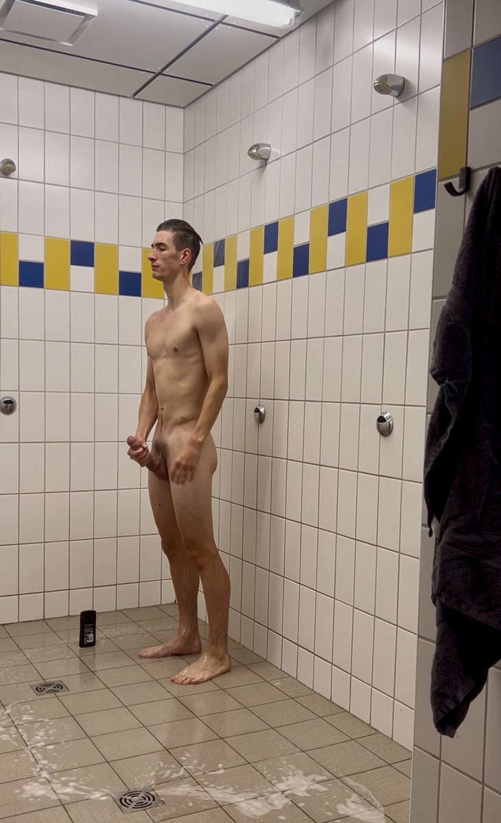 Goal at my Onlyfans is reached 😈 full 6min video has been posted on the link in bio 🫣 you dont want to miss this 😅 thats why I have a 30% discount on my Onlyfans for the next 20 subs ❤️🔄