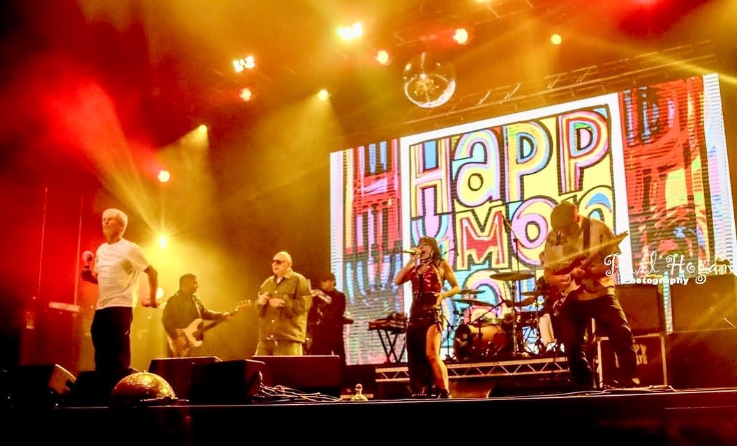 Cheers <a href="/devafestuk/">Deva Fest</a> Cheshire 👍🏻
.
Next Happy Mondays show will be at Castle Park in Colchester with James on 22.8.25. 🎙️💃🕺🏻🪇
.
📷 Phil Hogan
.
#HappyMondays #Colchester #Livemusic