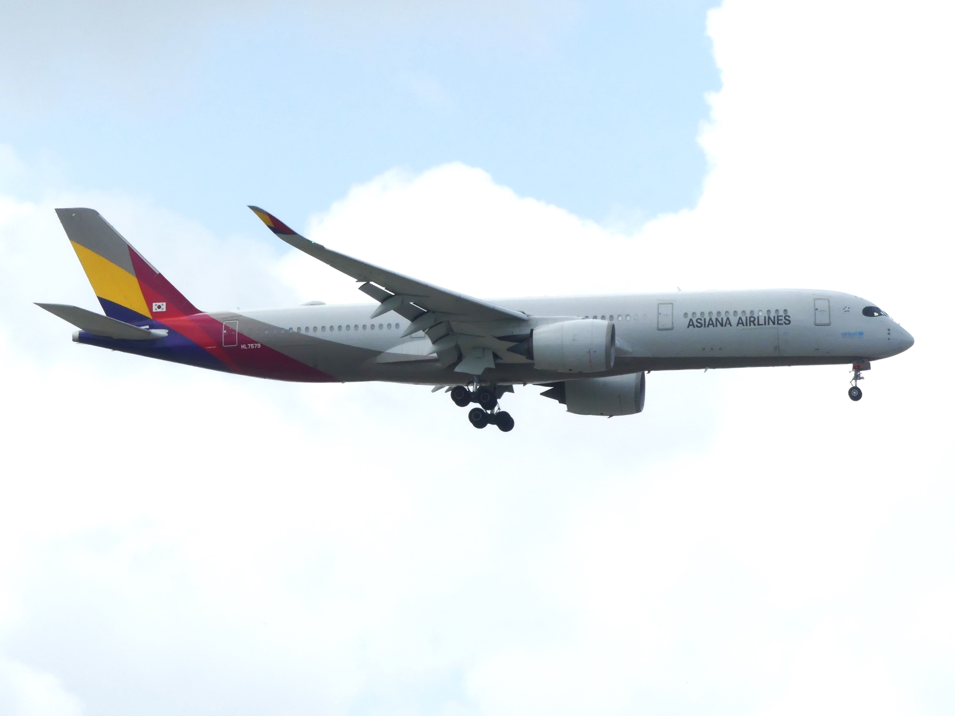 ASIANA AIRLINES A350-900 アシアナ航空 JC 1:400 ten_koji on X: 