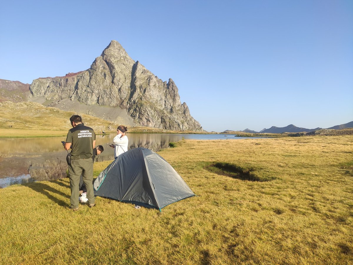 🔴 SI ACAMPAS EN IBONES EN ARAGÓN TE SANCIONAN GRAVEMENTE

(que corra la voz a ver si algunos turistas dejan de hacer el carnuz por nuestro Pirineu)