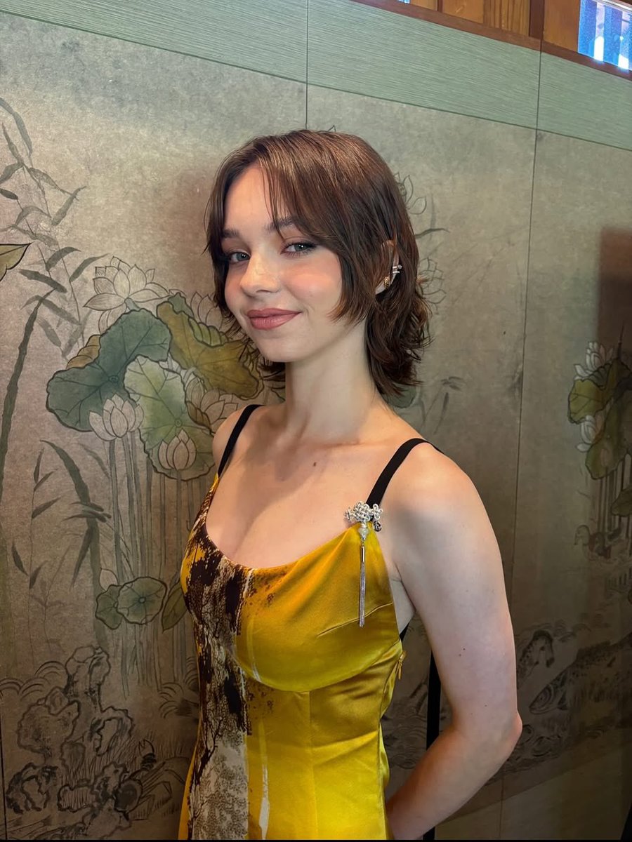 Emma Myers stuns for ‘WEDNESDAY’ press in Seoul.
