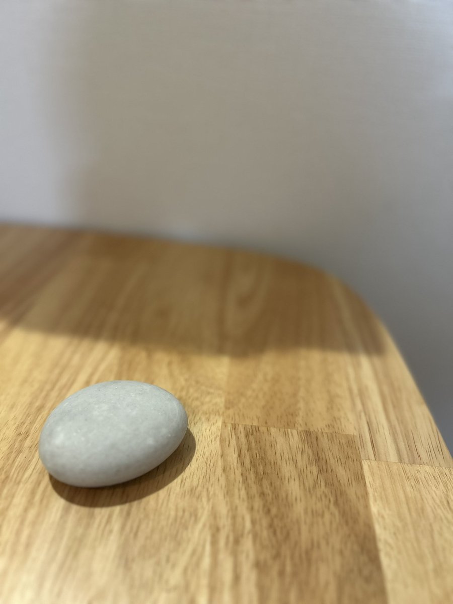 石ころみたいなスマートリモコン買ってみた。かわいい