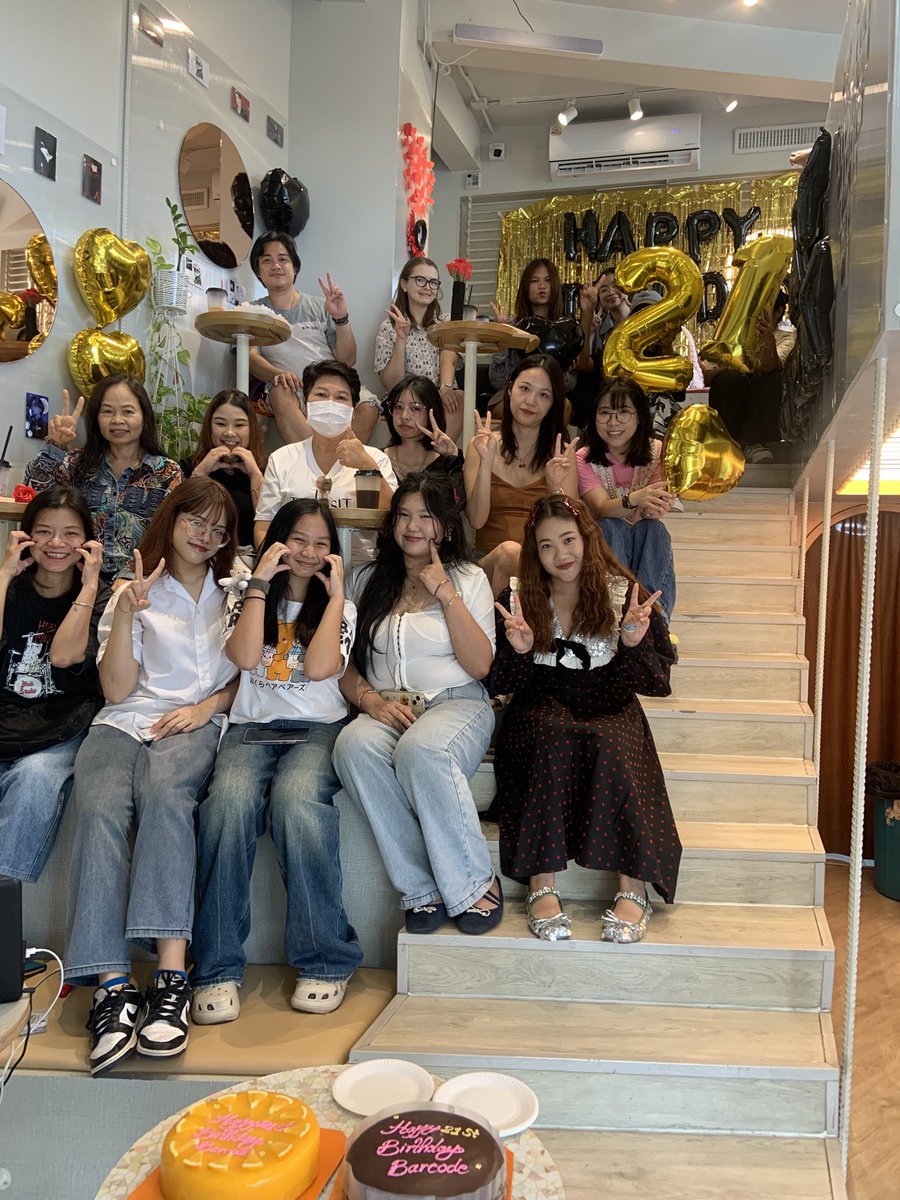 💬 — Hoje aconteceu o "House Of Ciar: Barcode’s Birthday Cafe UNITs", organizado pela fanbase BarcodetinOFC para comemorar os 21 anos de #BarcodeTin. E Barcode agradeceu o carinho dos fãs com um comentário especial.

"Te amo sempre Unit🤍 #unit"

#HouseOfCiarBarcode21st