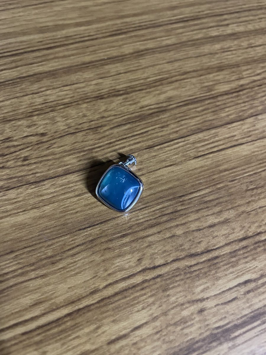 お忘れ物です！
女性更衣室にてイヤリングの落し物がございました！
心当たりある方はスタッフまでお声かけください🙇‍♂️